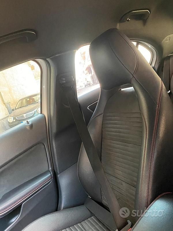 Usata Mercedes A200 2016 Bianco Coupé