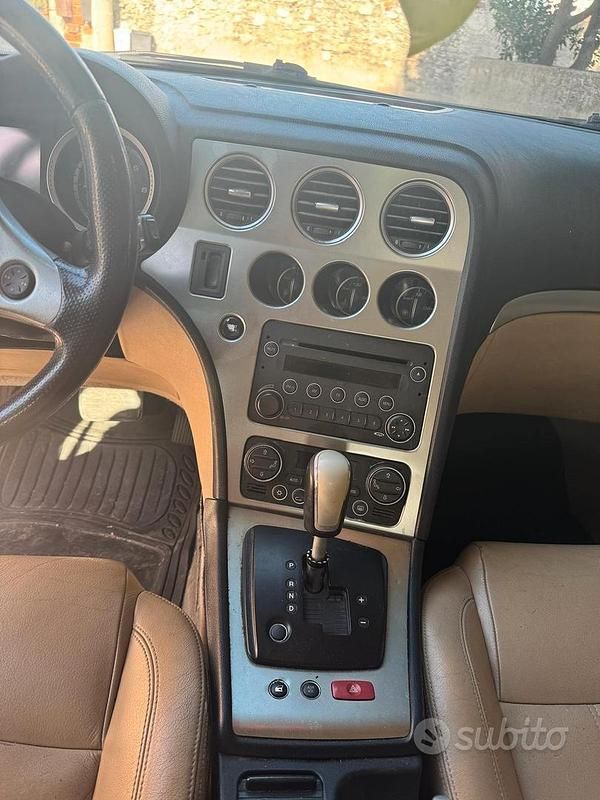 Usata Alfa Romeo 159 150 CV (110 kW) 2009 Grigio Berlina