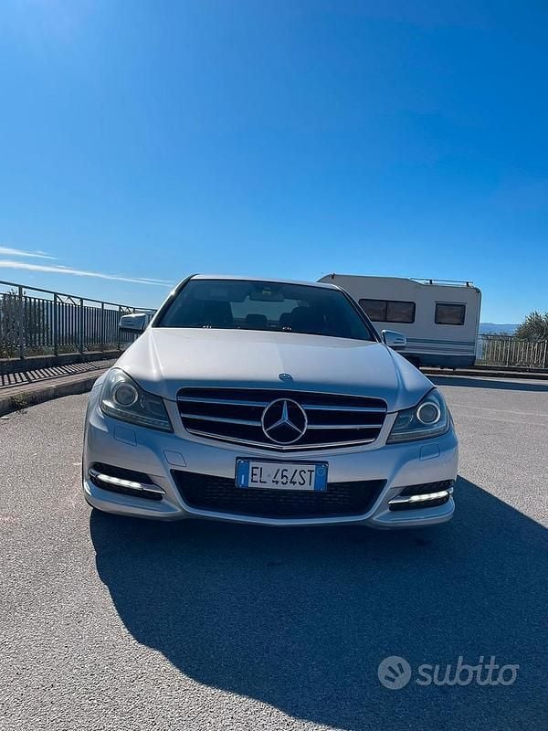 Usata Mercedes C200 136 CV (100 kW) 2011 Grigio Berlina