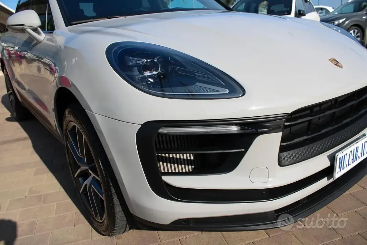 Usata Porsche Macan 381 CV (280 kW) 2022 Grigio gesso SUV