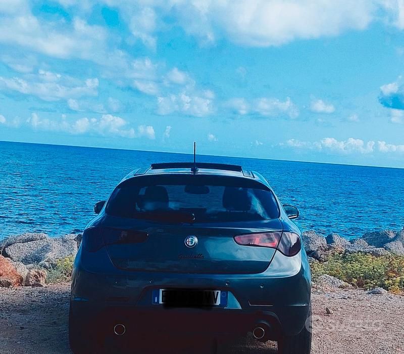 Usata Alfa Romeo Giulietta 130 CV (95 kW) 2014 Grigio Berlina