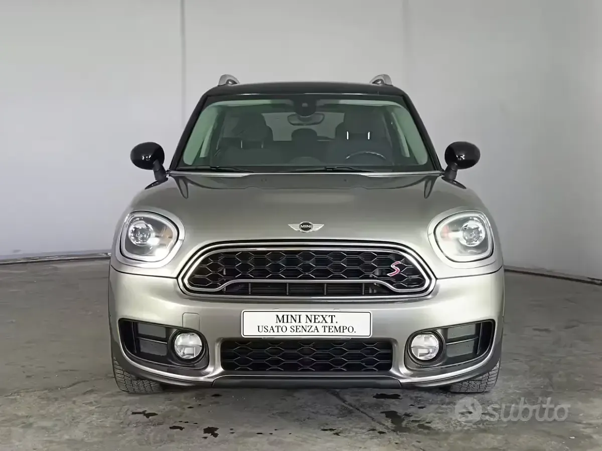 Käytetty Mini Countryman 190 HP (139 kW) 2017 Harmaa Katumaasturi