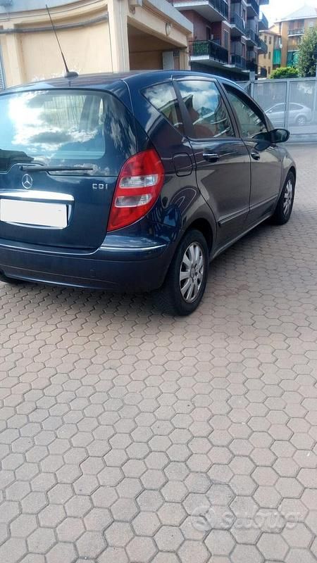 Usata Mercedes A180 Avantgarde 109 CV (80 kW) 2005 Blu Berlina