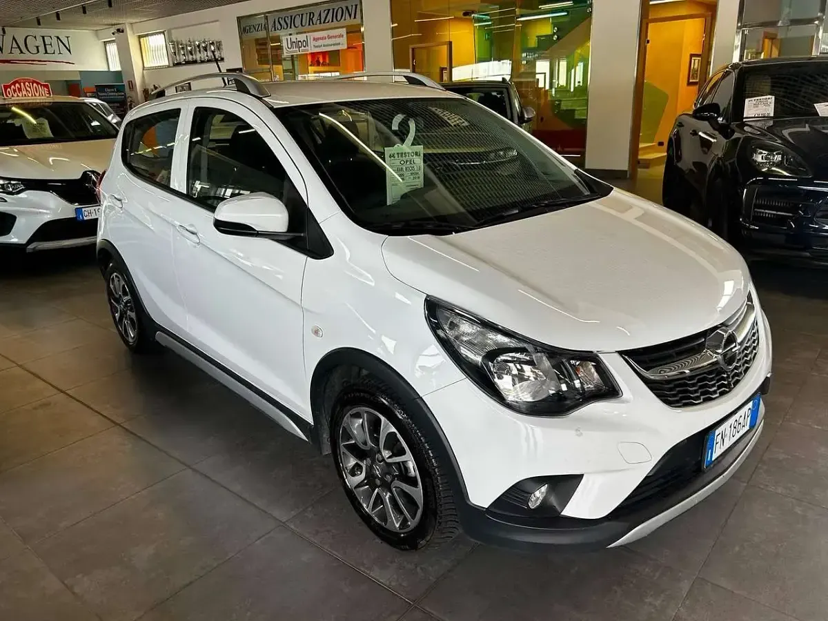 Usata Opel Karl Rocks 75 CV (55 kW) 2018 Bianco Utilitaria