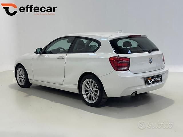 Usata BMW 116 Sport Line 116 CV (85 kW) 2013 Bianco Utilitaria