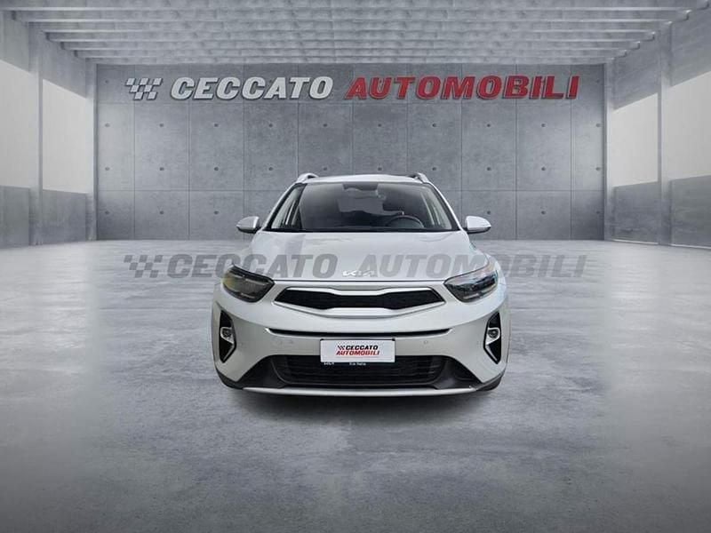 Second-hand Kia Stonic Style 79 CP (58 kW) 2025 Argintiu SUV