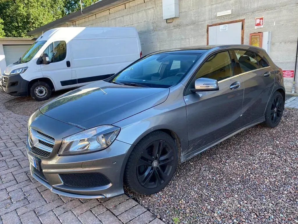 Usata Mercedes A200 Premium 136 CV (100 kW) 2013 Utilitaria