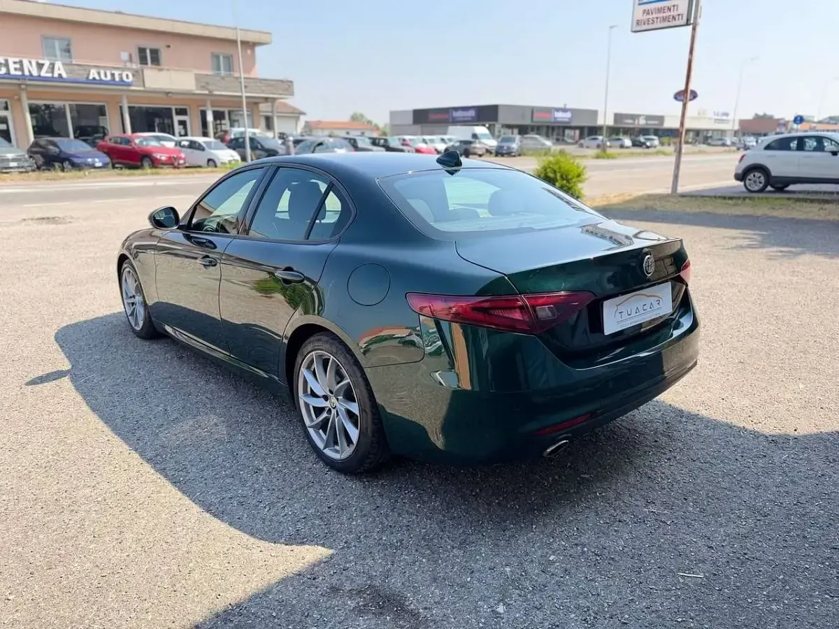 Usata Alfa Romeo Giulia Business 160 CV (117 kW) 2021 Verde Berlina