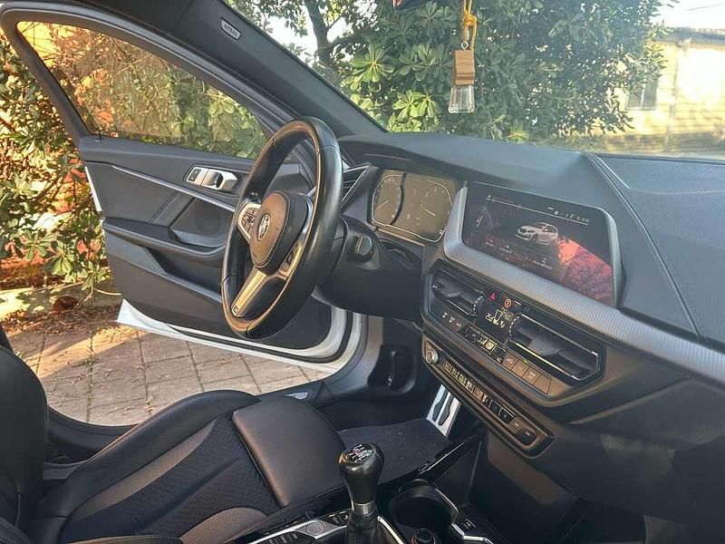Usata BMW 116 M Sport 109 CV (80 kW) 2021 Bianco Utilitaria