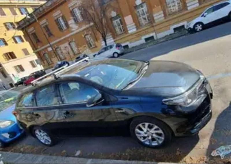 Blu/azzurro Usata 2017 Toyota Auris Hybrid Active Station wagon | 12.700 € (Buon prezzo) - Immagine 1/4