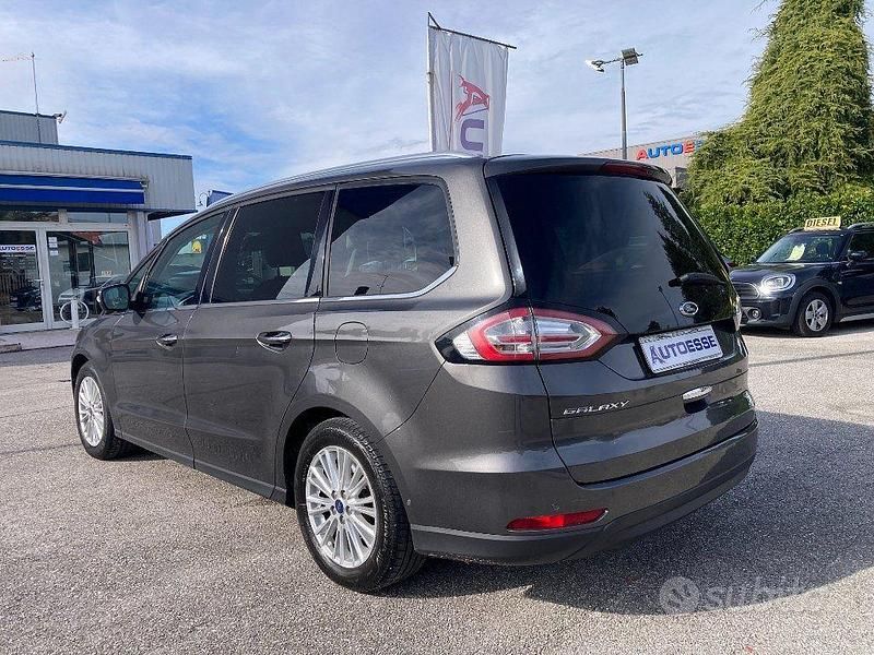 Begagnad Ford Galaxy Titanium 150 HK (110 kW) 2016 Grå Minibuss