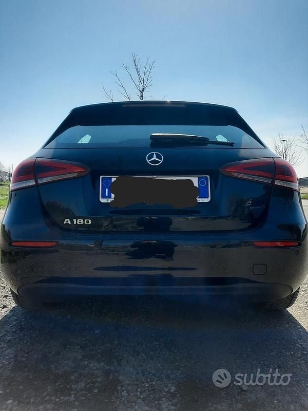Gebraucht Mercedes A180 136 PS (100 kW) 2020 Schwarz Limousine