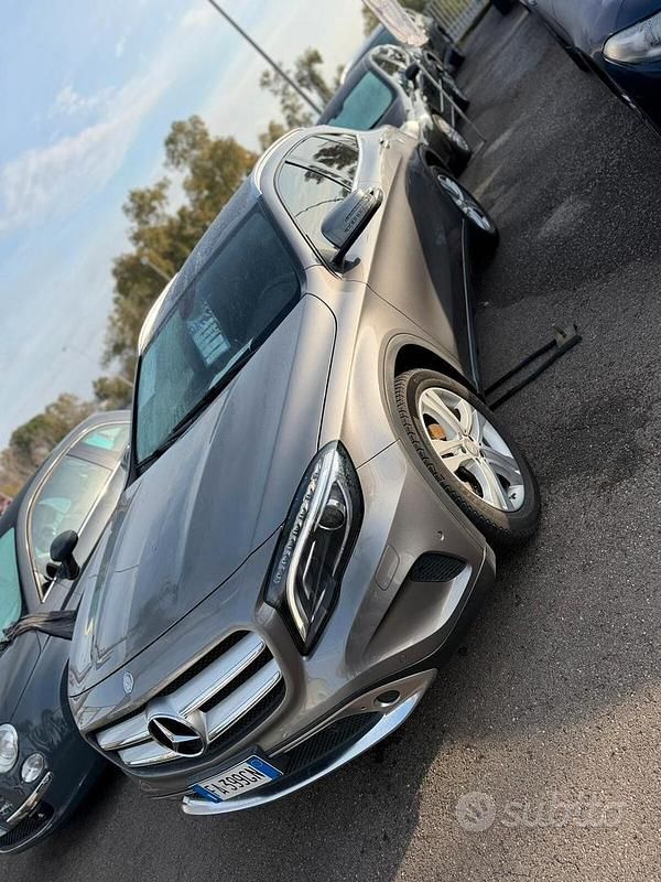 Usata Mercedes GLA200 Premium 136 CV (100 kW) 2015 Grigio SUV