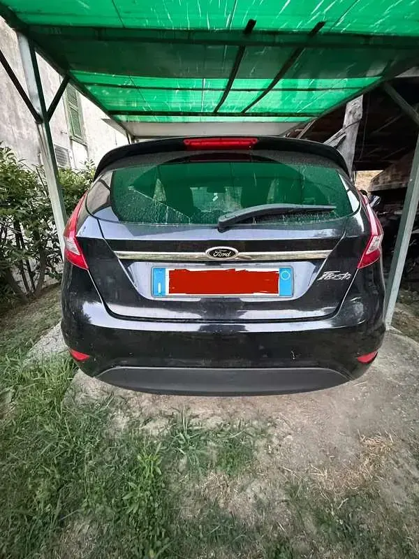 Usata Ford Fiesta Titanium 75 CV (55 kW) 2012 Berlina