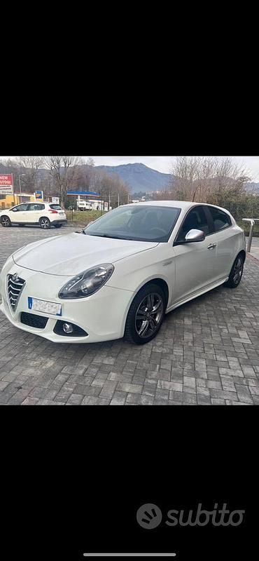 Usata Alfa Romeo Giulietta Distinctive 150 CV (110 kW) 2014 Bianco Utilitaria