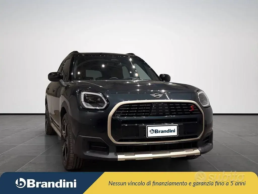 Usata Mini Countryman Favoured 218 CV (160 kW) 2025 Nero SUV