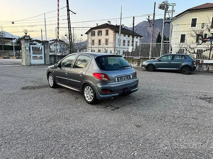 Usata Peugeot 207 68 CV (50 kW) 2011 Grigio Berlina