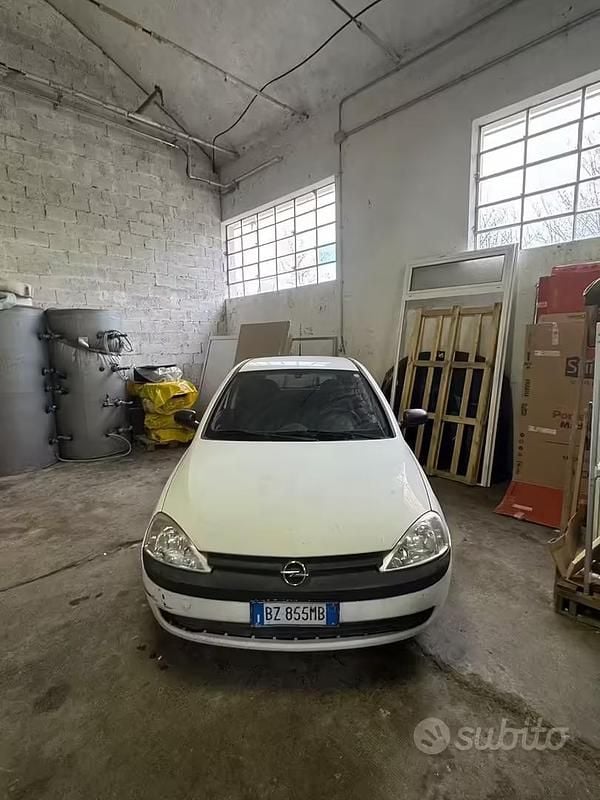 Usata Opel Corsa 58 CV (42 kW) 2002 Bianco Utilitaria