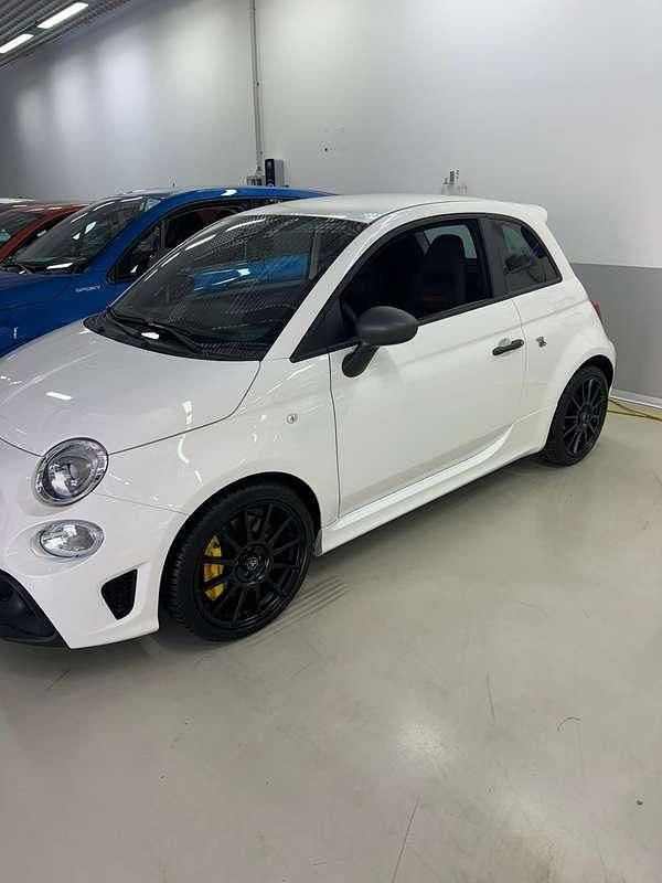 Usata Abarth 695 Competizione 179 CV (131 kW) 2024 Bianco Utilitaria