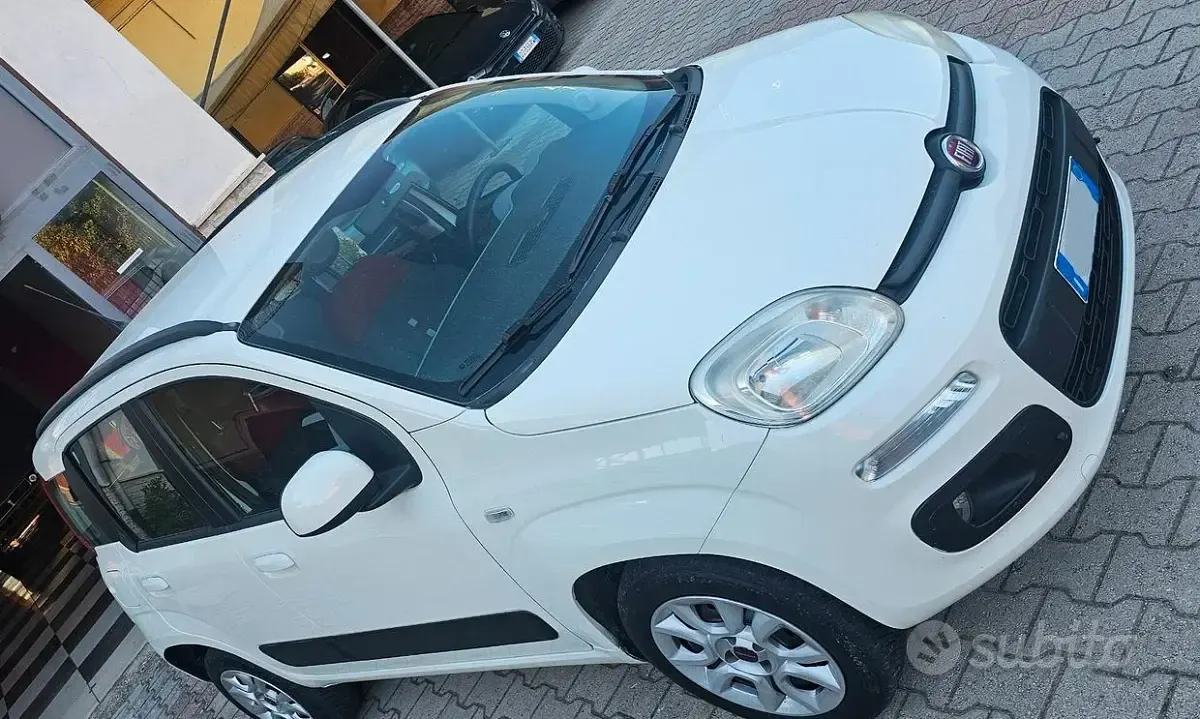 Usata Fiat Panda Lounge 80 CV (58 kW) 2014 Bianco Utilitaria