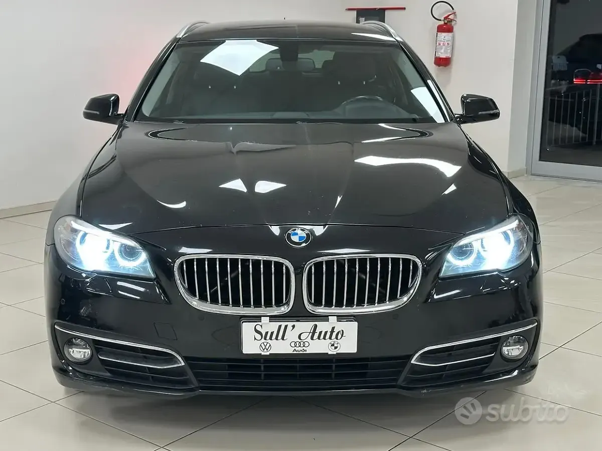 Usata BMW 520 Luxury Line 190 CV (139 kW) 2016 Nero Station wagon