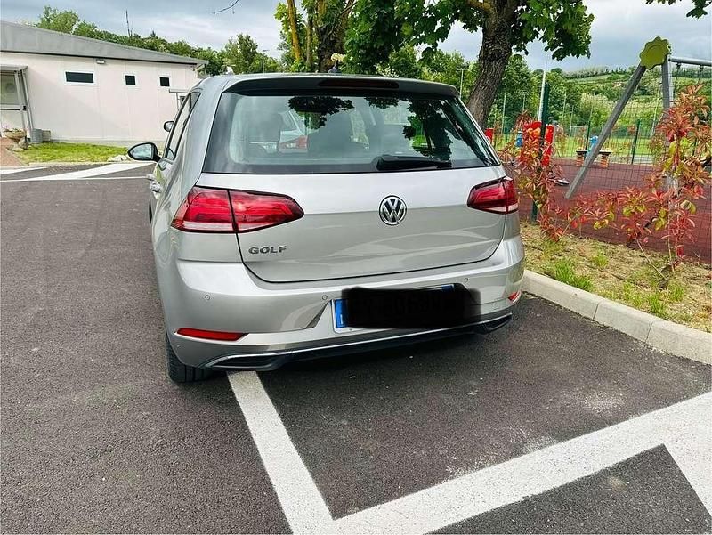 Grigio Usata 2019 VW Golf VII Business Tre volumi | 15.500 € (Super prezzo) - Immagine 1/4