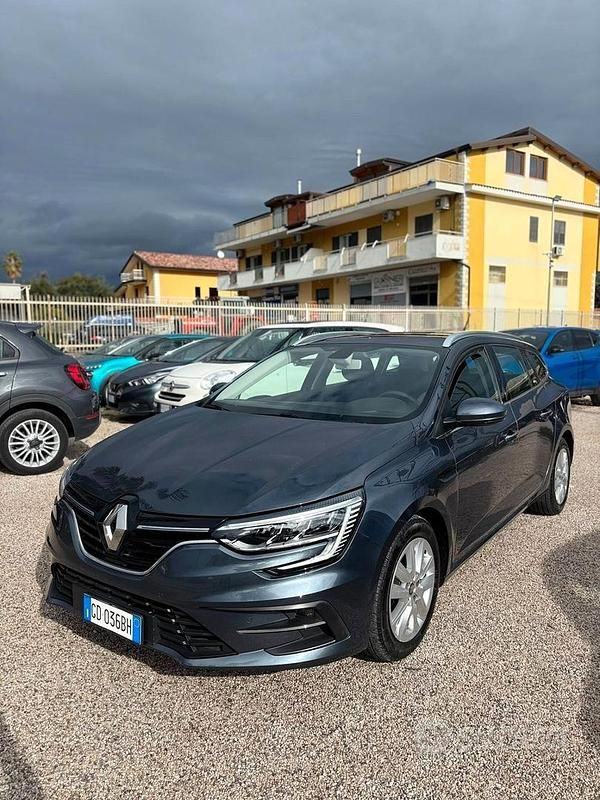 Usata Renault Mégane GrandTour Business 115 CV (84 kW) 2020 Grigio Station wagon
