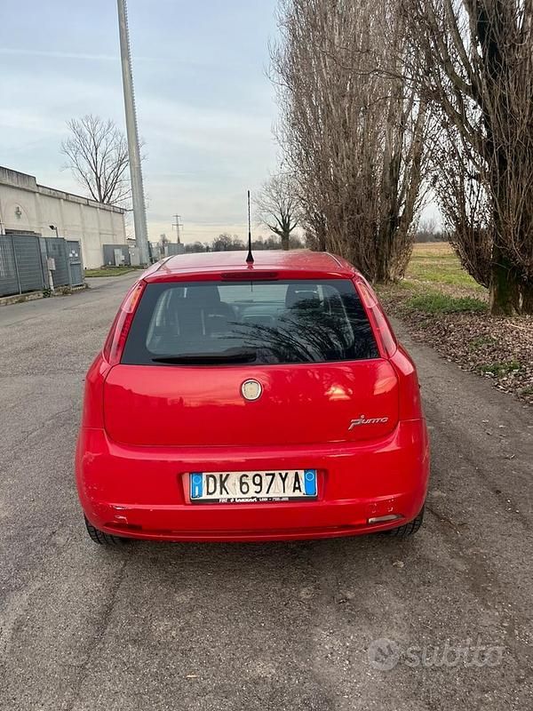 Usata Fiat Grande Punto 2007 Rosso Utilitaria