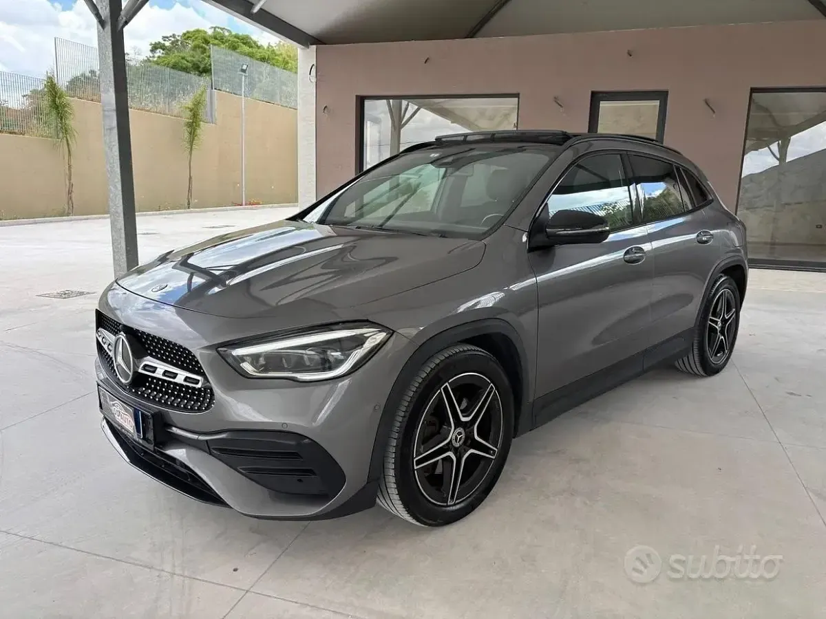 Usata Mercedes GLA220 AMG 190 CV (139 kW) 2022 Grigio SUV