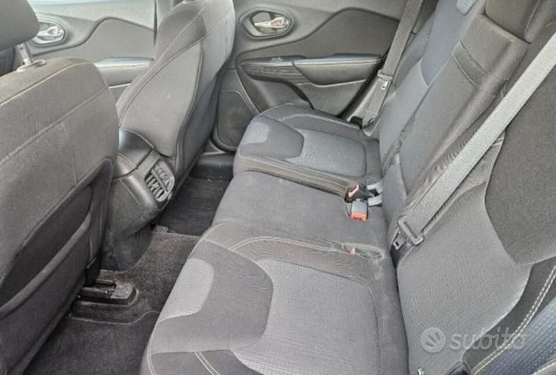 Usata Jeep Cherokee Limited 140 CV (102 kW) 2015 Grigio SUV