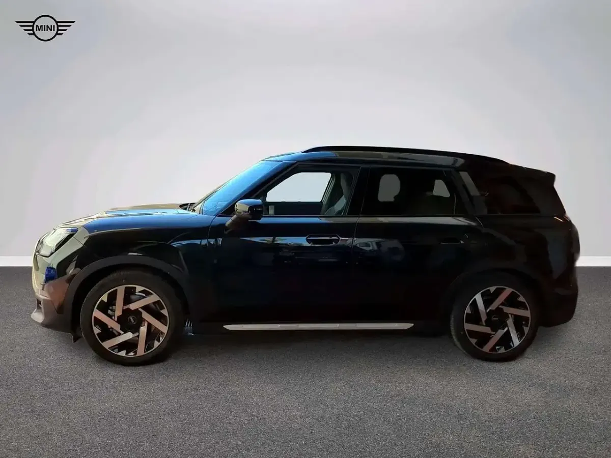 Usata Mini Countryman Favoured 225 kW (306 CV) 2026 Nero SUV