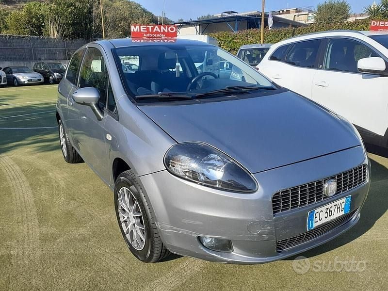 Usata Fiat Punto 51 CV (37 kW) 2010 Nero Utilitaria