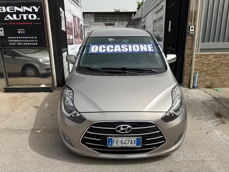 Usata Hyundai ix20 Xpossible 90 CV (66 kW) 2016 Grigio Utilitaria