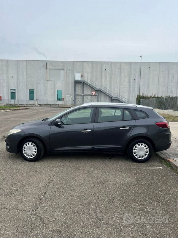 Usata Renault Mégane GrandTour 110 CV (80 kW) 2010 Grigio Station wagon