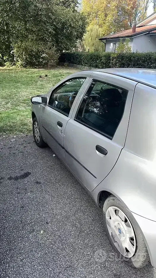 Usata Fiat Punto 60 CV (44 kW) 2006 Grigio Utilitaria