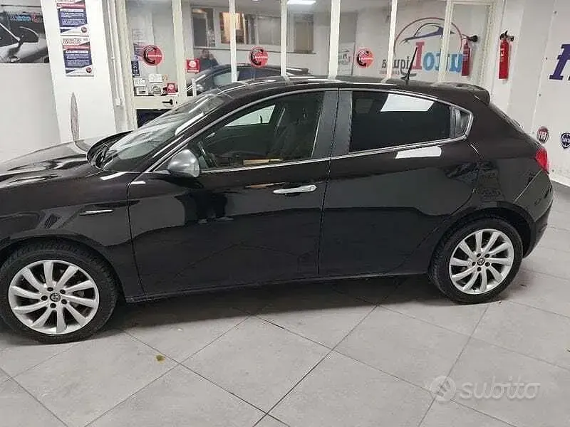 Usata Alfa Romeo Giulietta 120 CV (88 kW) 2016 Nero Utilitaria
