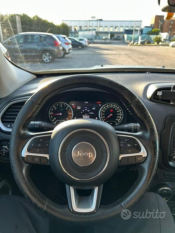 Usata Jeep Renegade 120 CV (88 kW) 2016 Grigio SUV