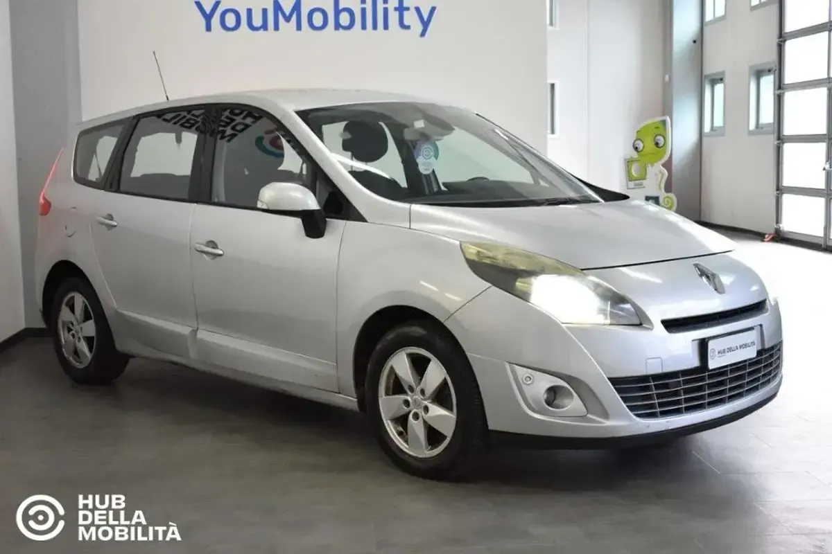 Usata Renault Scénic Dynamique 131 CV (96 kW) 2010 Argento Monovolume