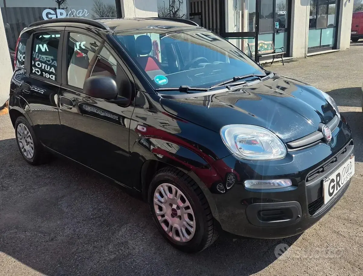 Usata Fiat Panda Pop 69 CV (50 kW) 2015 Nero Utilitaria