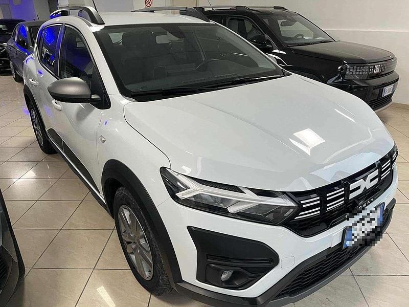 Usata Dacia Sandero Expression 101 CV (74 kW) 2023 Vari colori Berlina