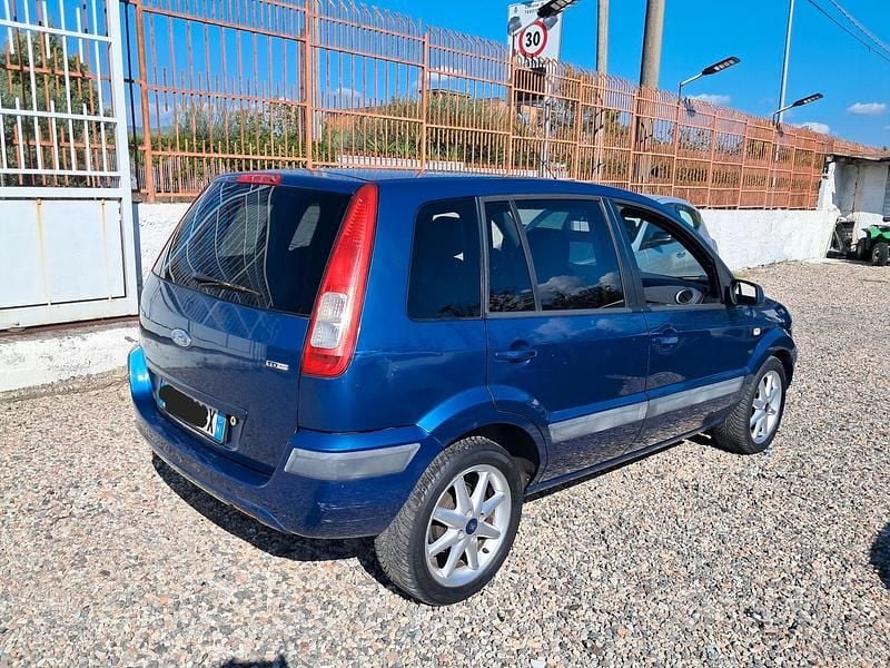 Usata Ford Fusion Titanium 90 CV (66 kW) 2007 Blu Utilitaria