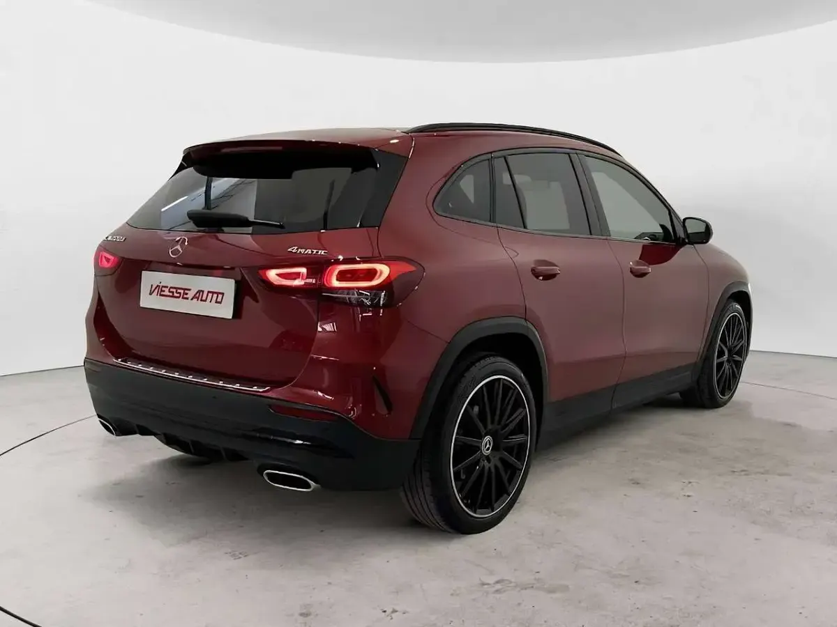 Usata Mercedes GLA200 Premium 150 CV (110 kW) 2022 Rosso SUV