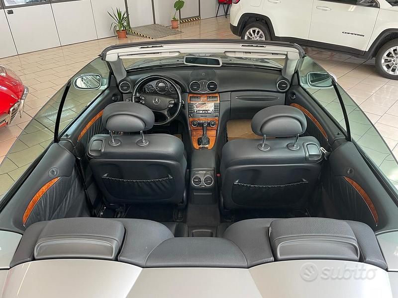 Usata Mercedes CLK240 170 CV (125 kW) 2007 Argento Cabrio