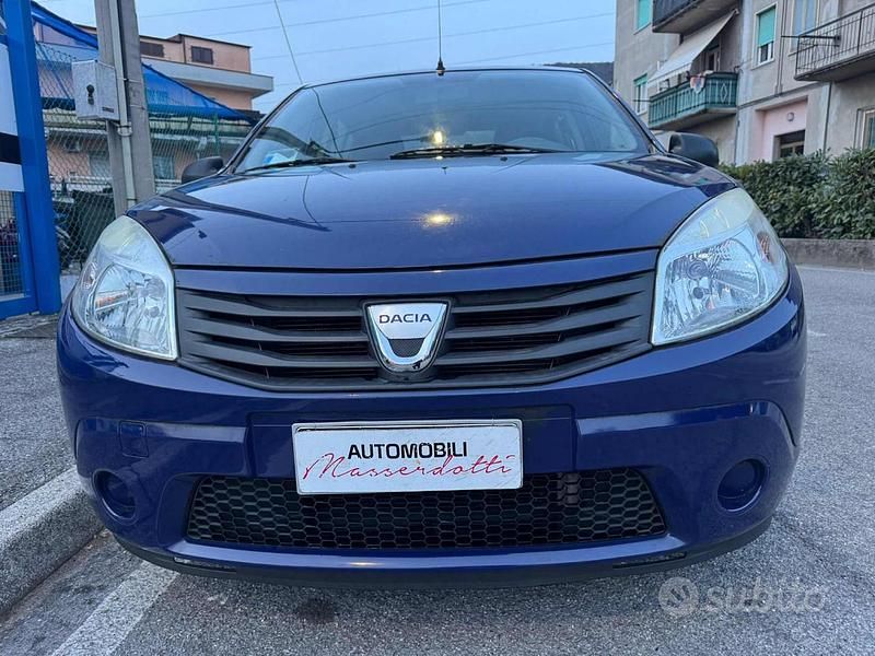 Usata Dacia Sandero Ambiance 75 CV (55 kW) 2009 Blu metallizzato Berlina