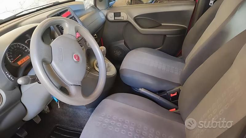 Usata Fiat Panda 69 CV (50 kW) 2012 Rosso Utilitaria