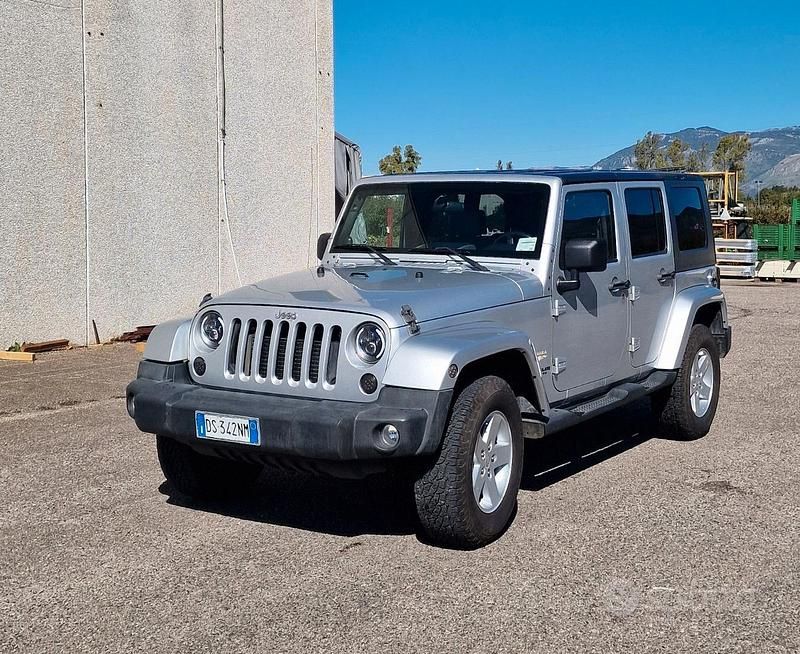 Usata Jeep Wrangler Unlimited Sahara 177 CV (130 kW) 2008 Argento SUV