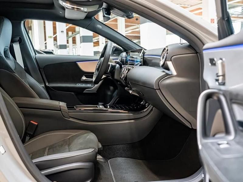 Usata Mercedes A200 AMG 163 CV (119 kW) 2025 Grigio Berlina
