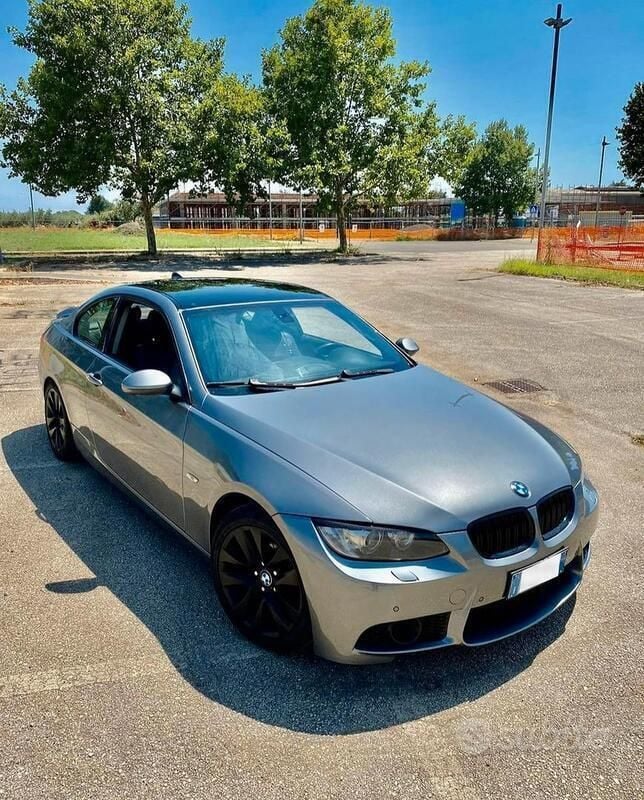 Usata BMW 320 M Sport 177 CV (130 kW) 2009 Grigio Coupé