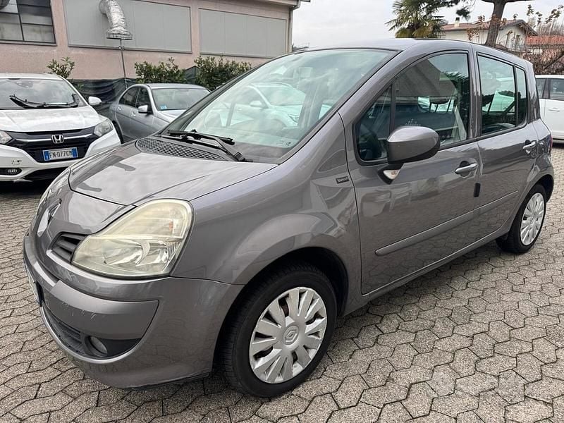 Grigio Usata 2011 Renault Modus Night&Day Monovolume | 2900 € (Ottimo prezzo) - Immagine 1/4