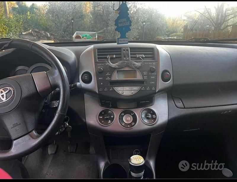 Usata Toyota RAV4 Luxury 177 CV (130 kW) 2007 Nero SUV